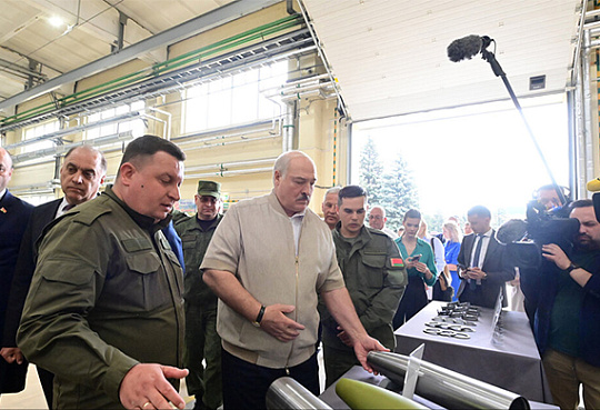 Глава государства встретился с трудовым коллективом ОАО «Легмаш» Глава государства встретился с трудовым коллективом ОАО «Легмаш»